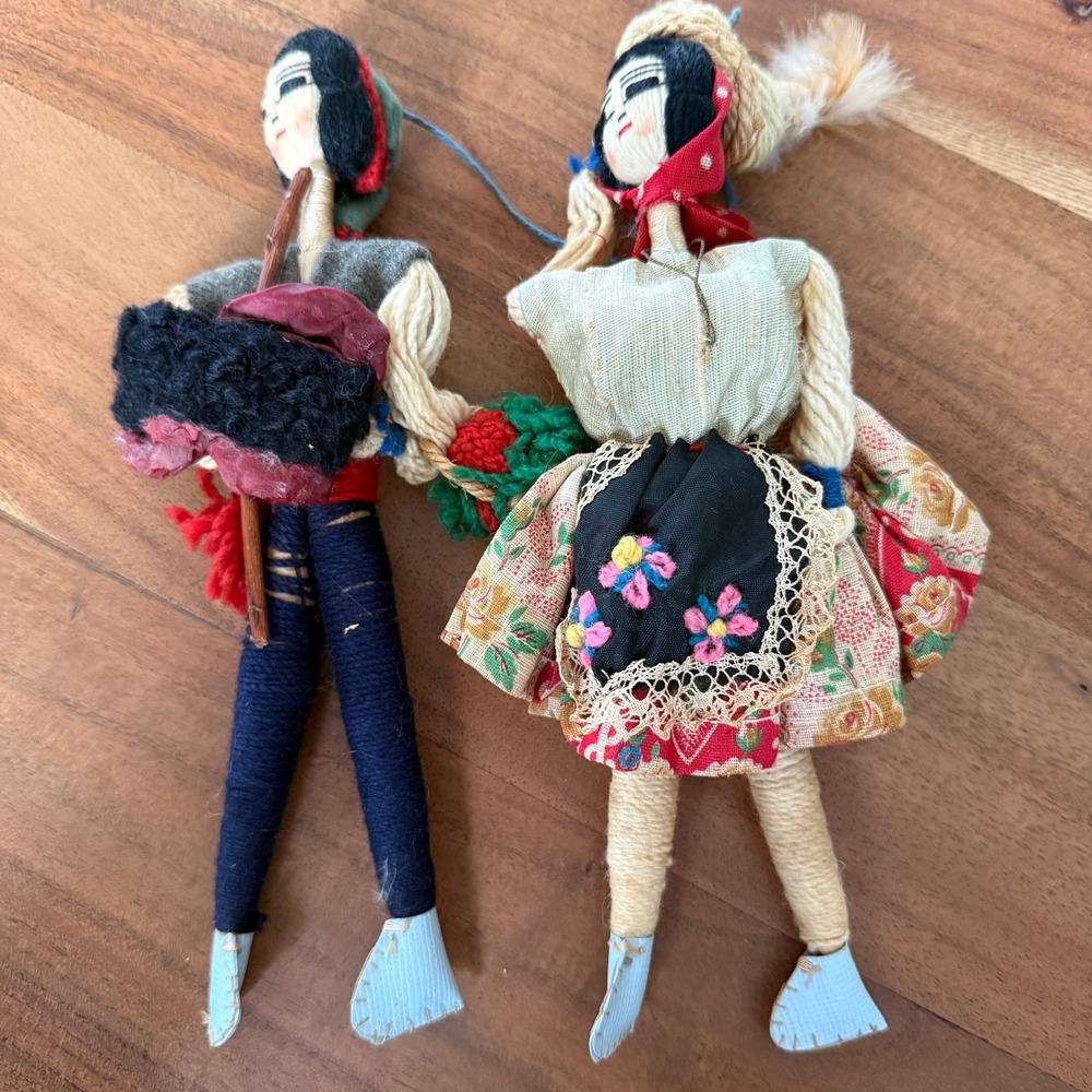 Vintage Handmade Folk Art Yarn Dolls Traditional Couple Chicken Hat 7.5 Inch